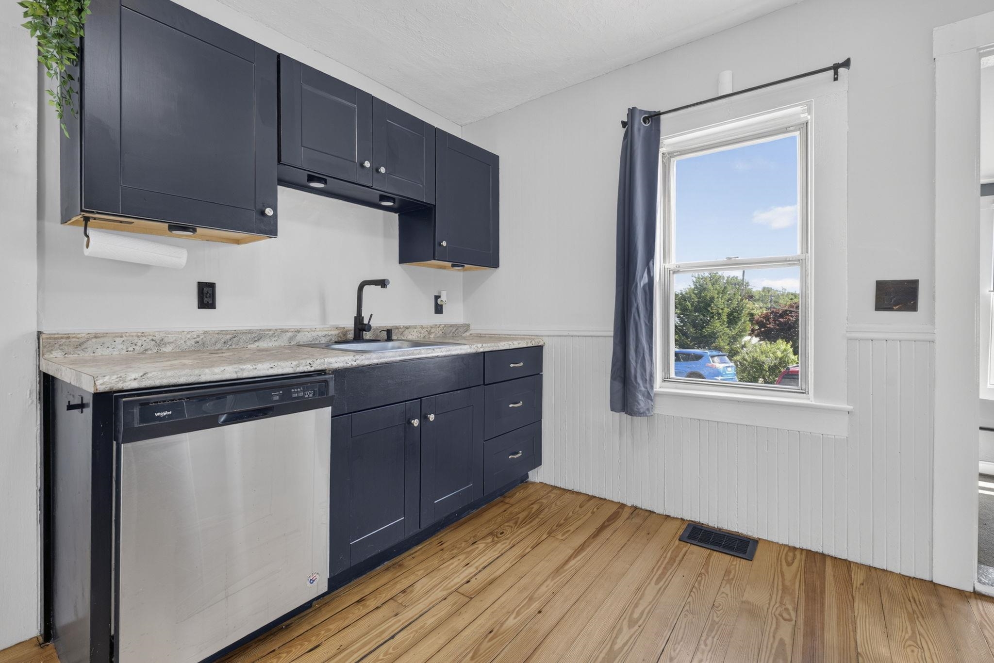 1043 Somerville Street Property Photo 11