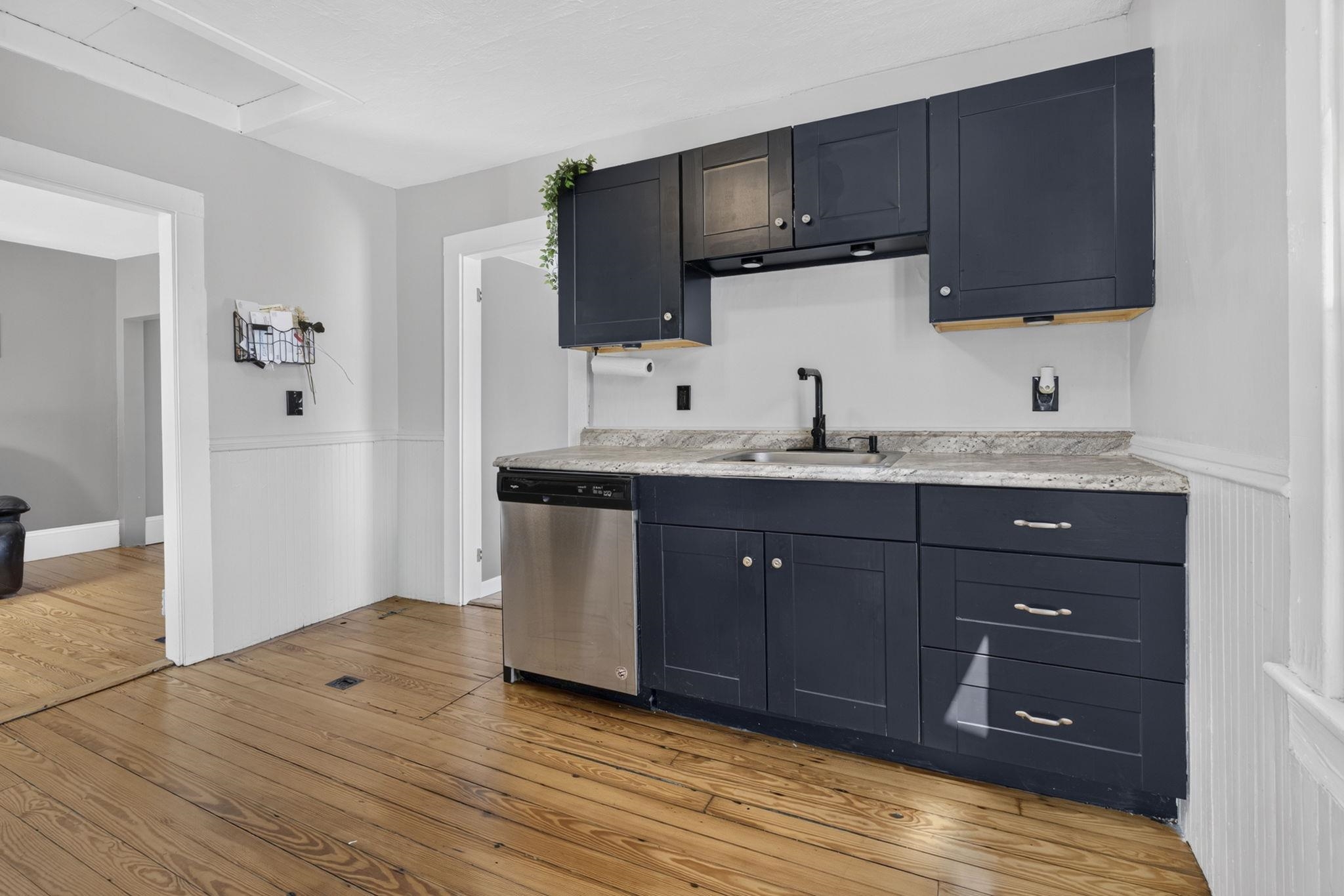 1043 Somerville Street Property Photo 12