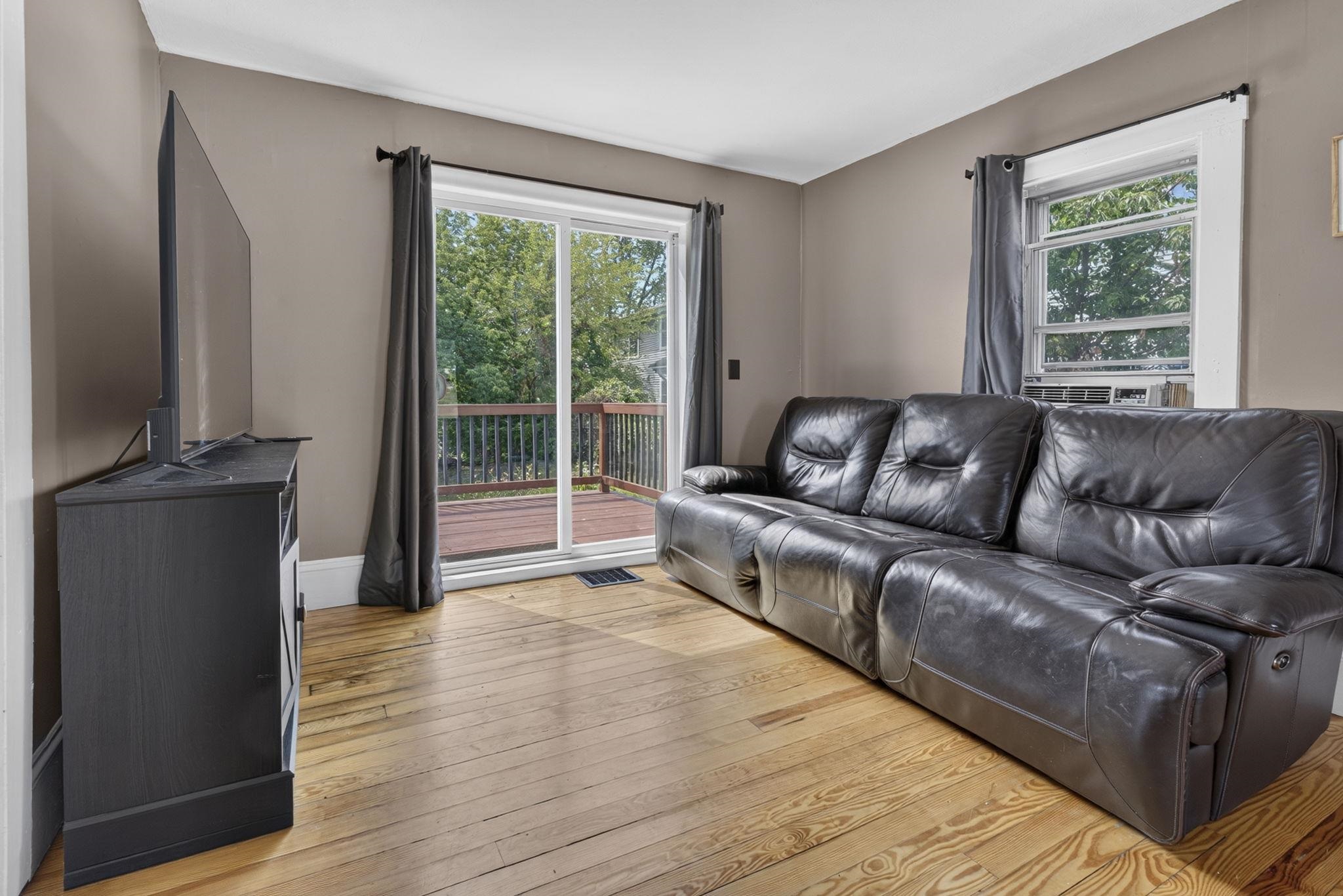 1043 Somerville Street Property Photo 25