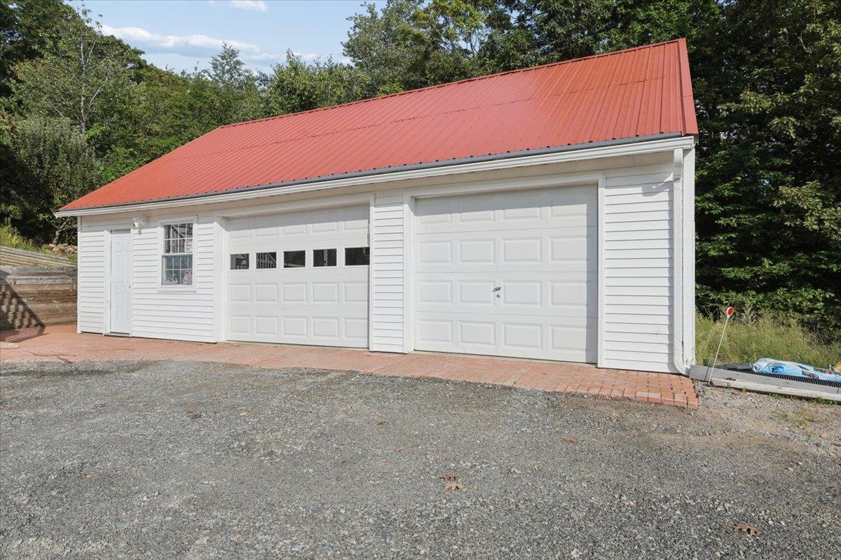 10 Plum Avenue Property Photo 41