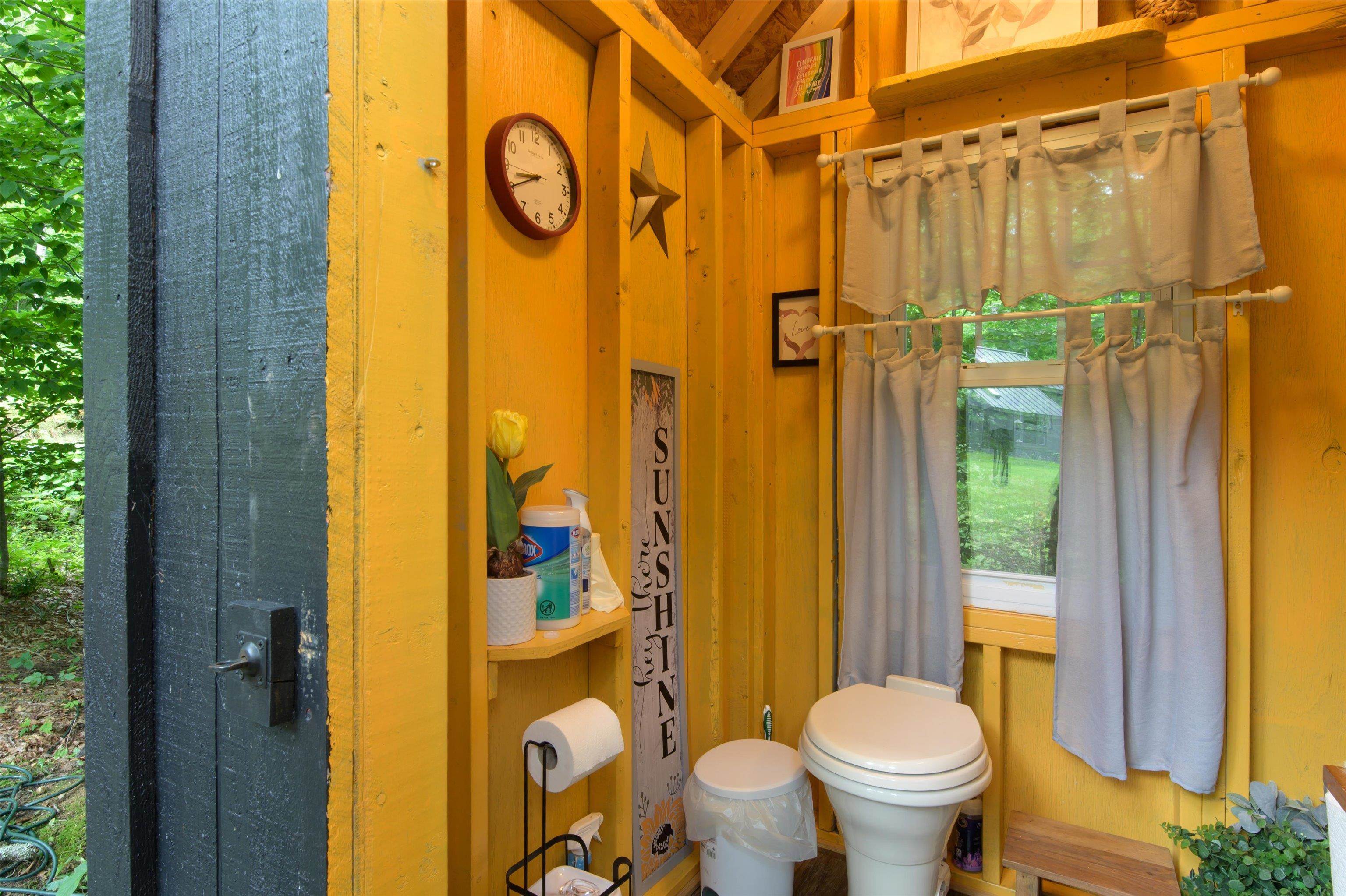 991 Old Post Road Property Photo 16