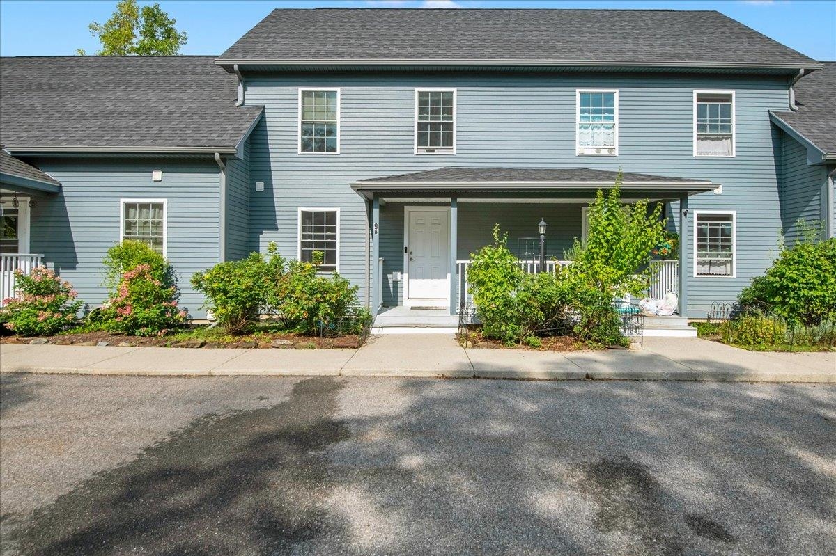 9 Country Commons Property Photo 1