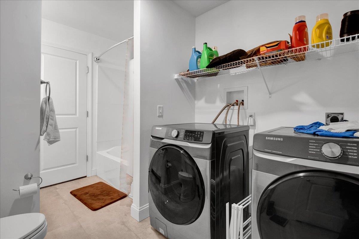 9 Country Commons Property Photo 16
