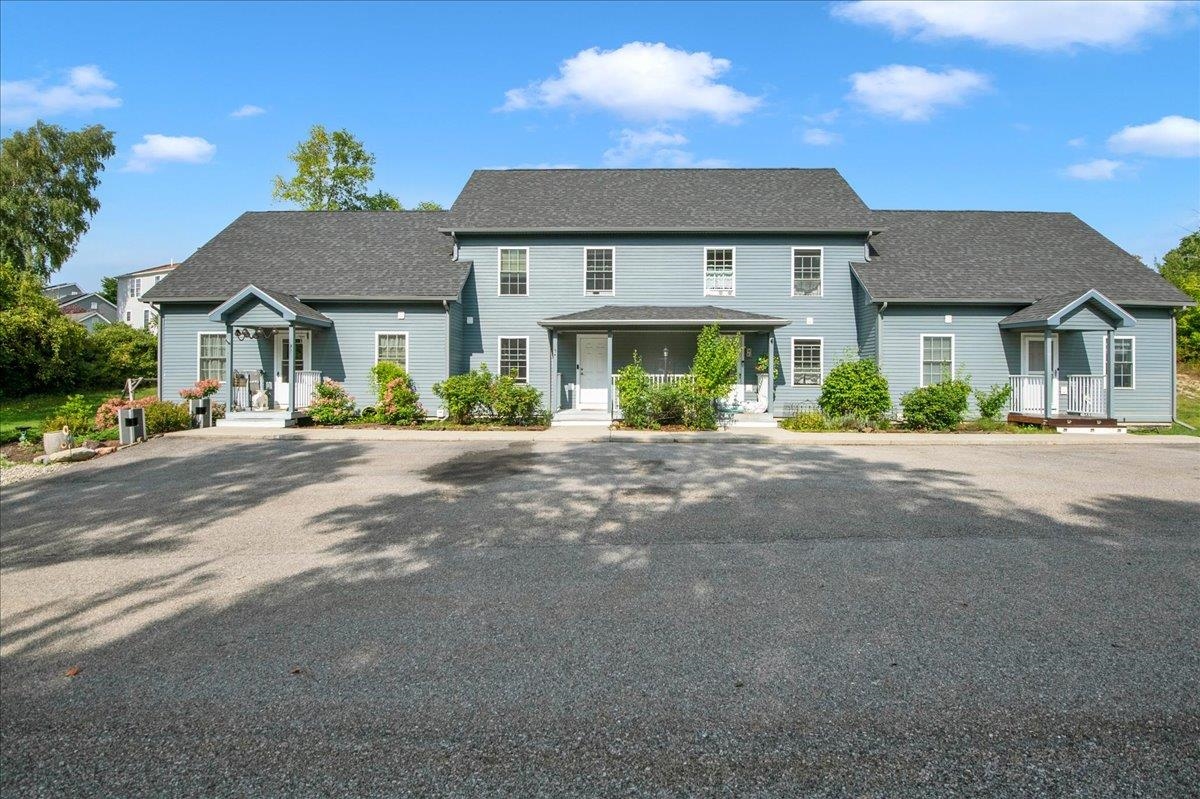 9 Country Commons Property Photo 29