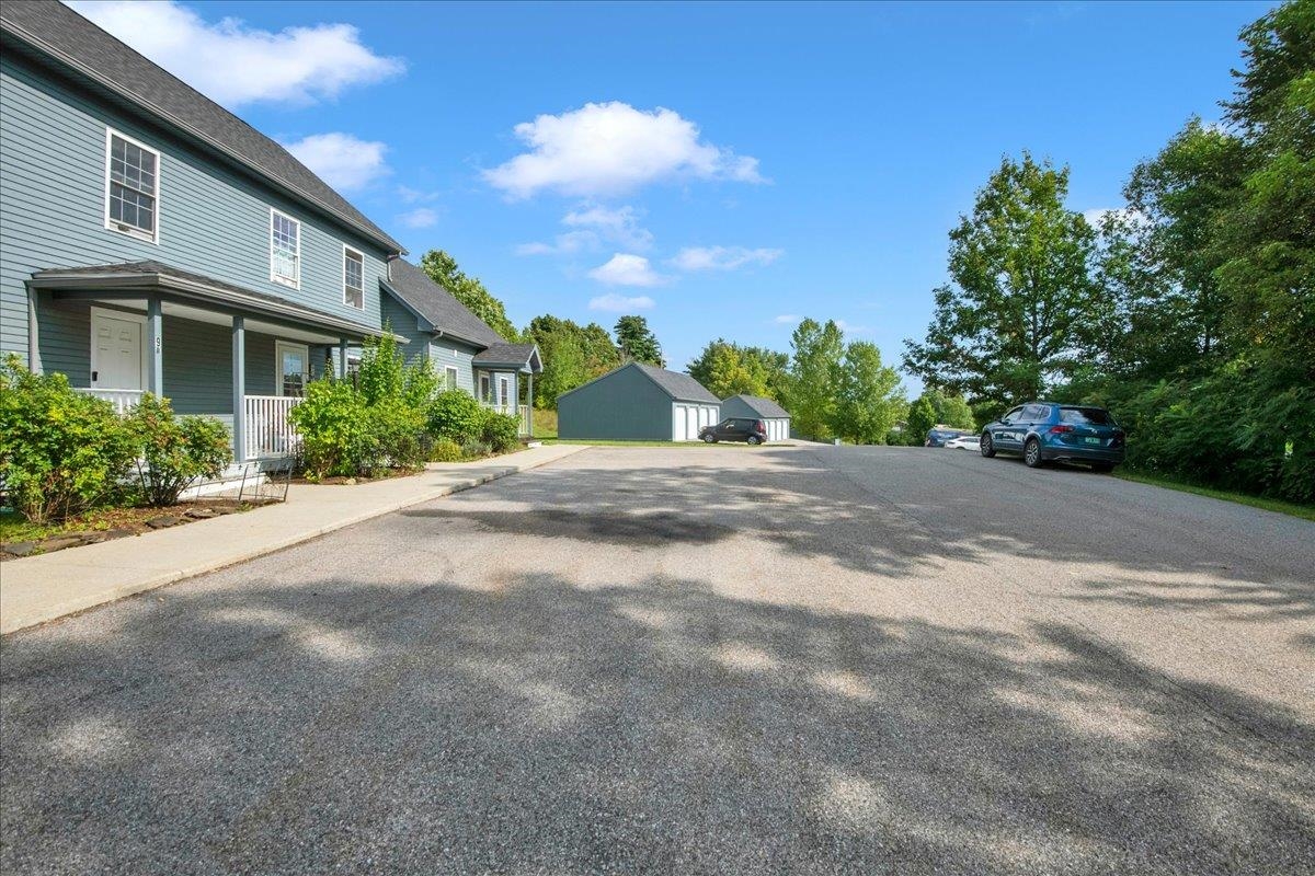 9 Country Commons Property Photo 32