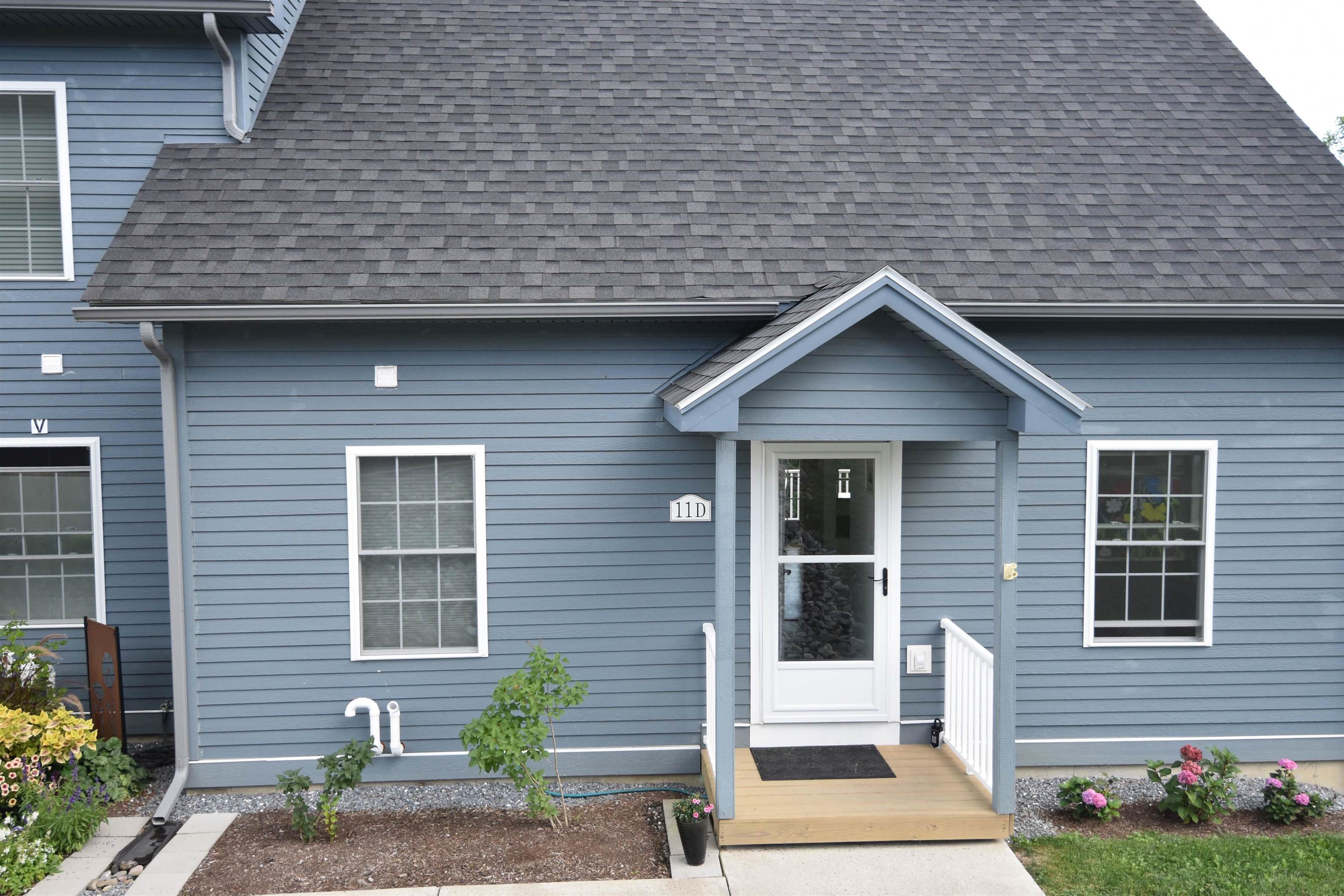11D Country Commons Property Photo 1