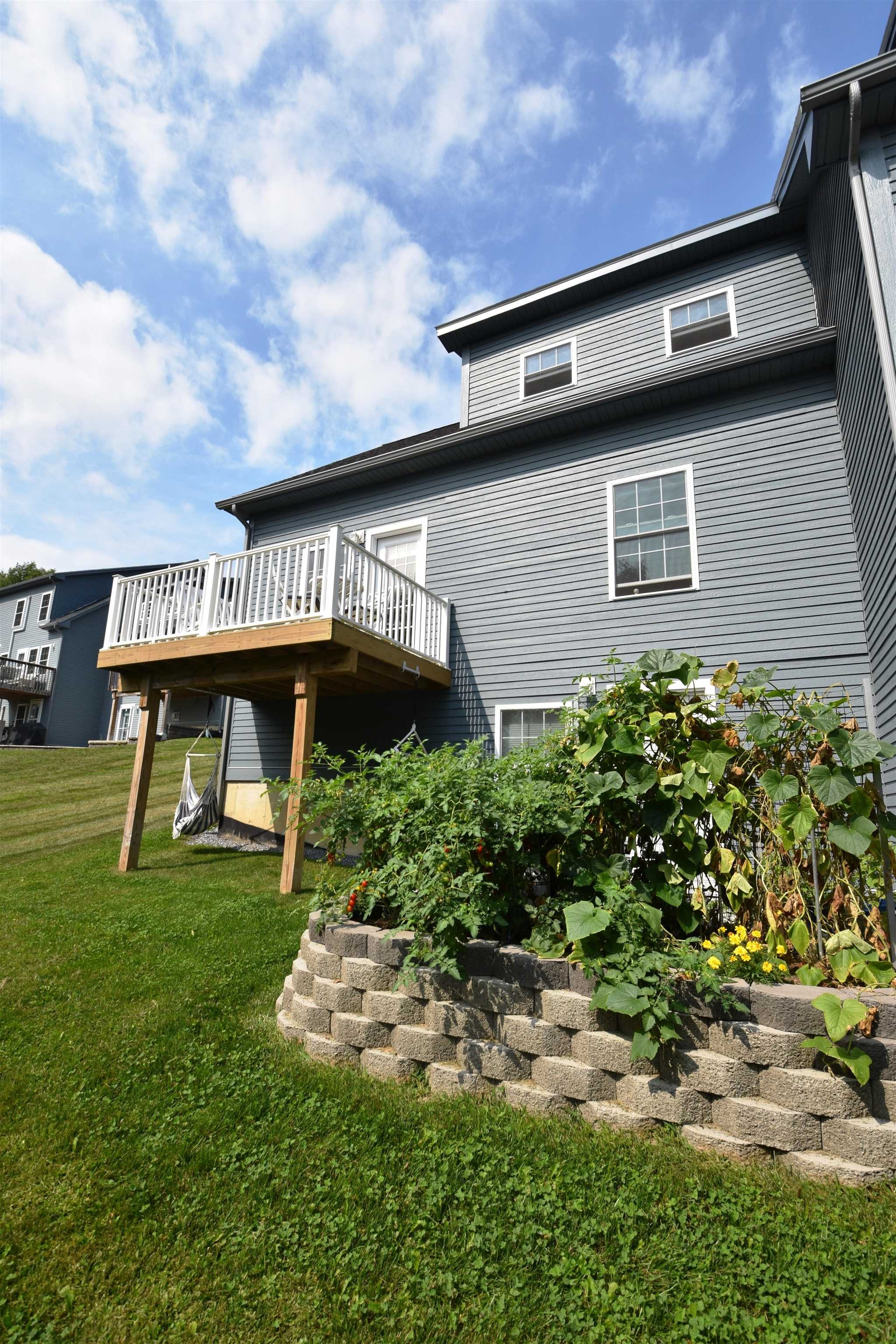 11d Country Commons Property Photo 4