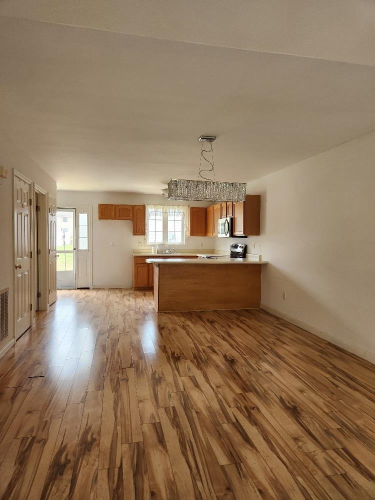 491 Mammoth Road Property Photo 7
