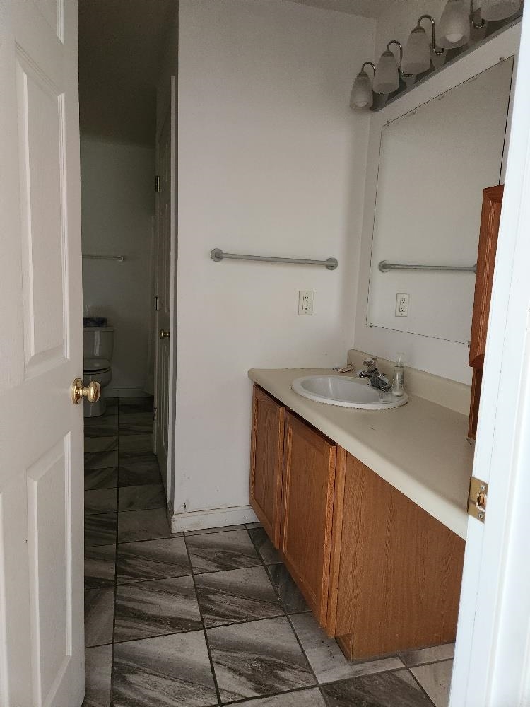 491 Mammoth Road Property Photo 13