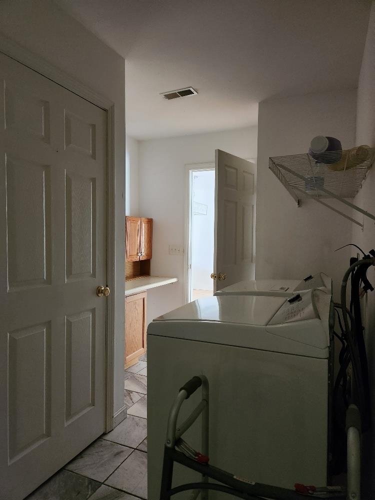 491 Mammoth Road Property Photo 14