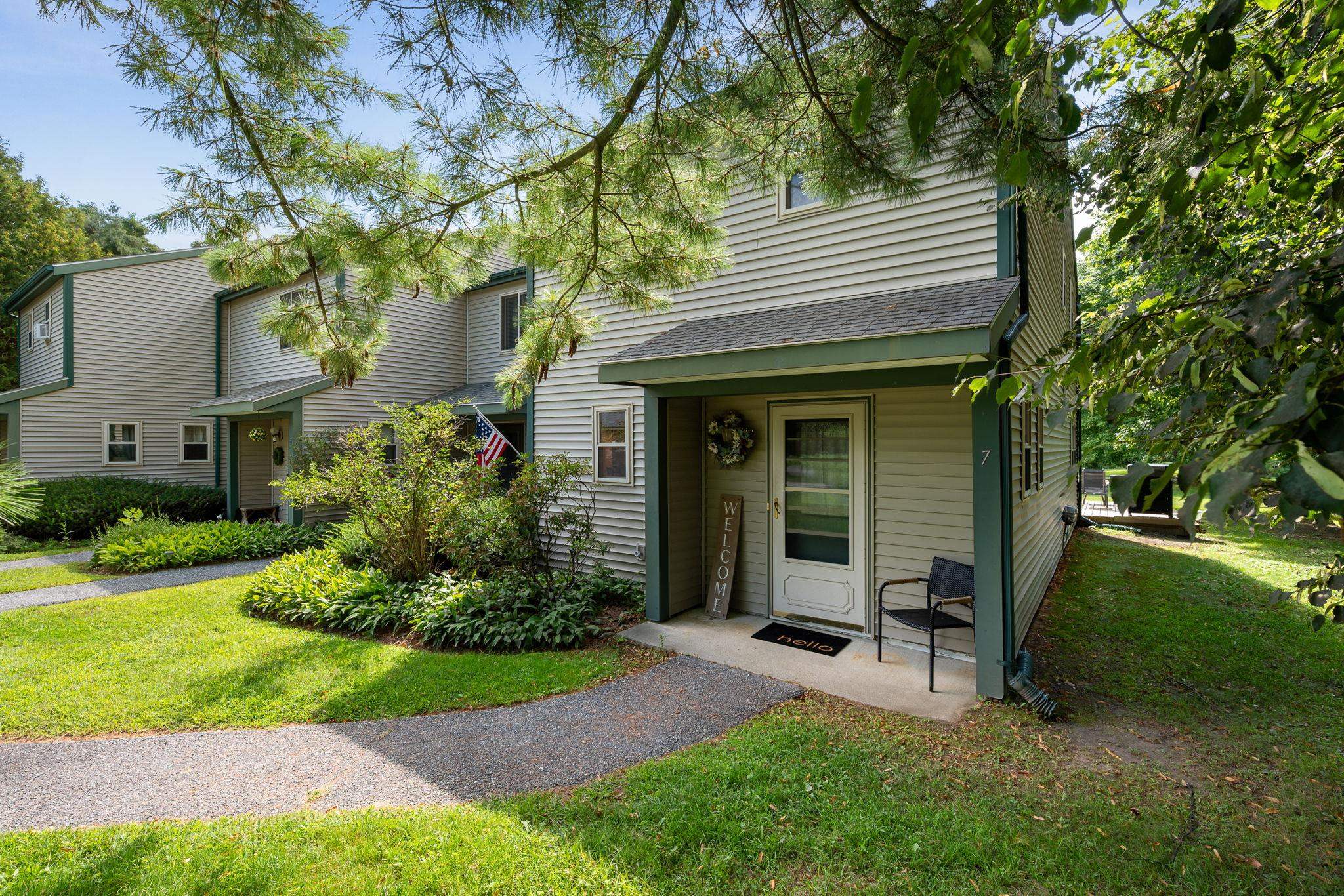 7 Hideaway Lane Property Photo 1