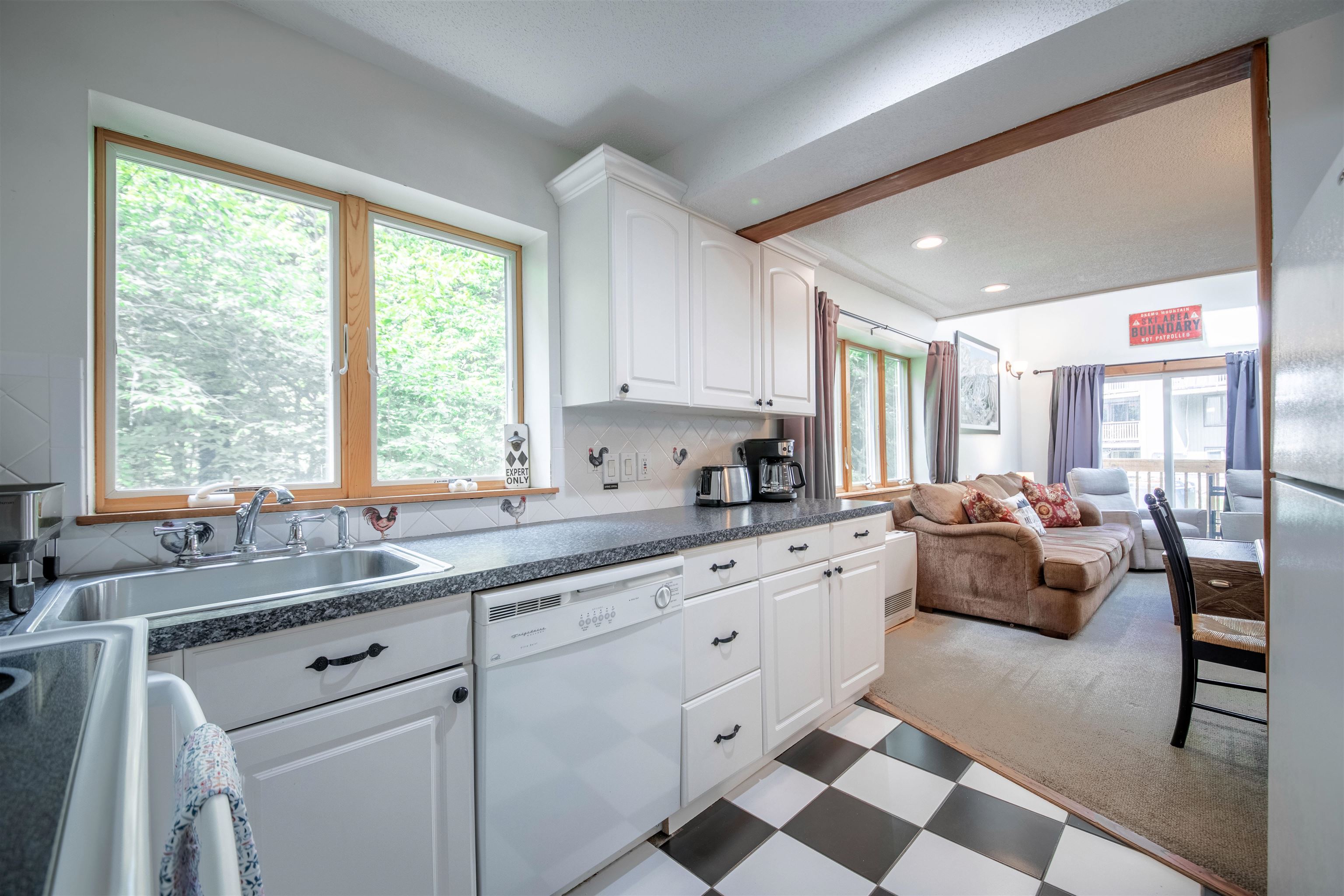 11n Snow Tree Lane Property Photo 8