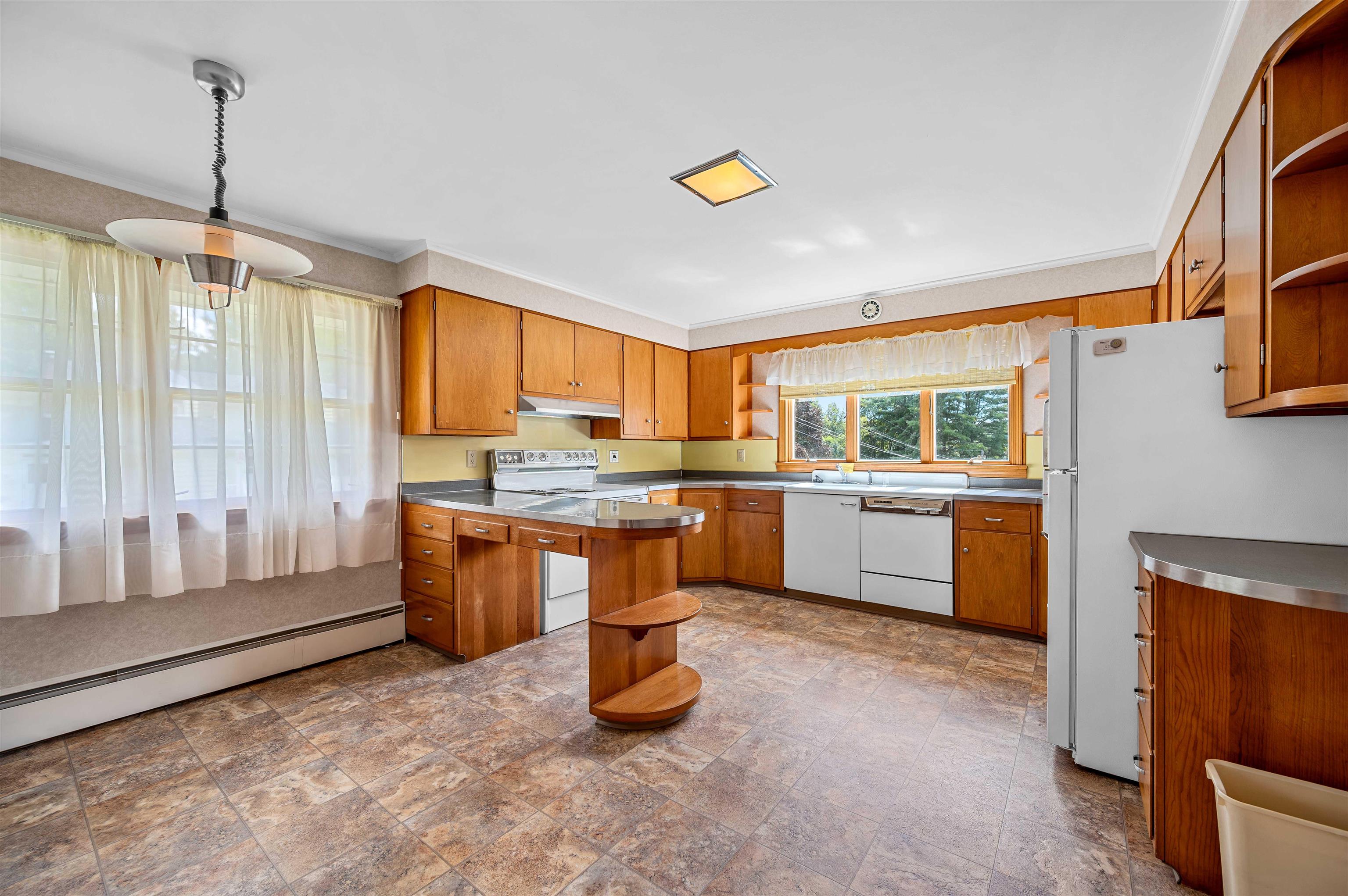 28 Waterman Street Property Photo 9