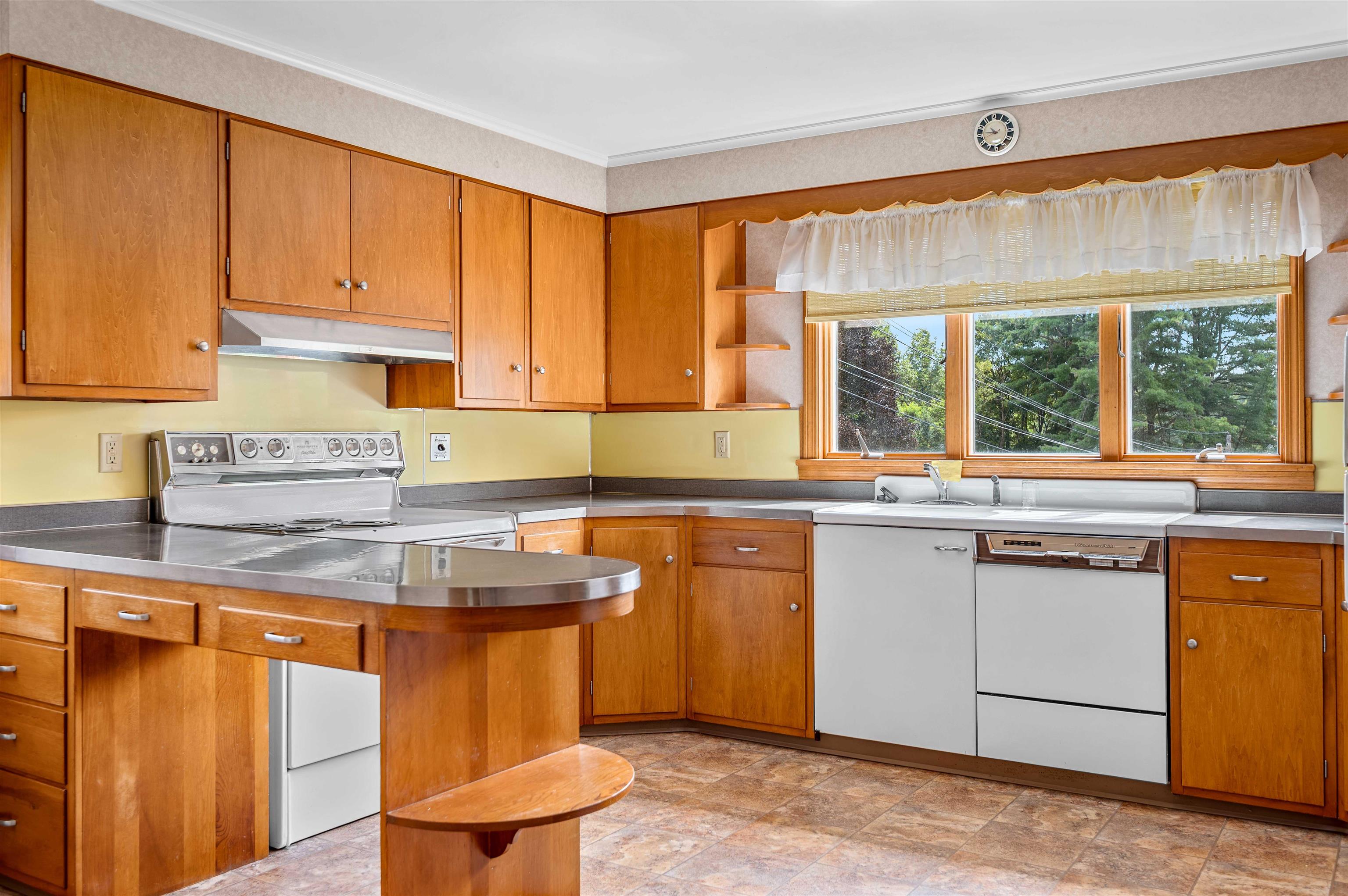 28 Waterman Street Property Photo 10