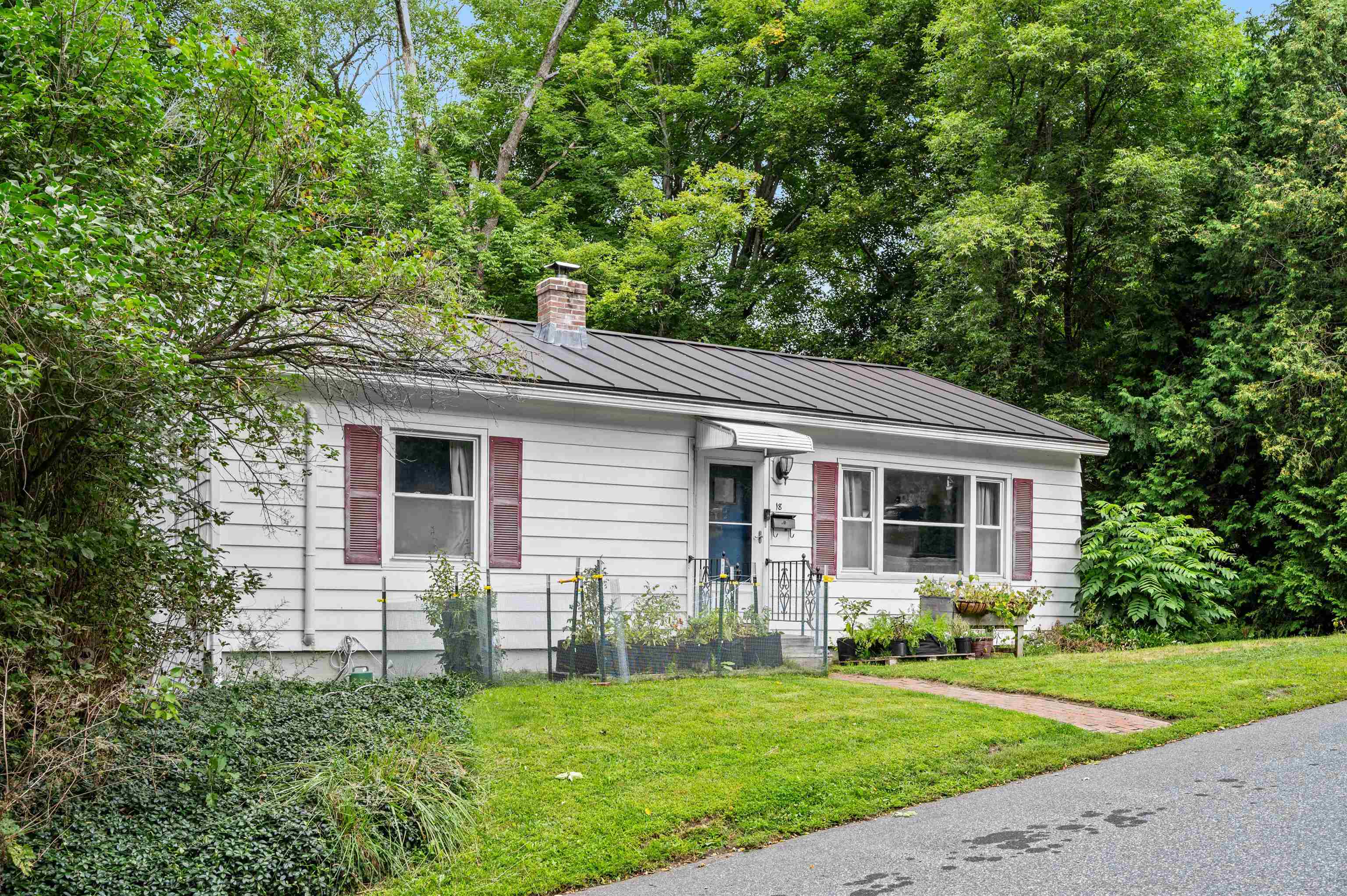 18 Maplewood Avenue Property Photo 4