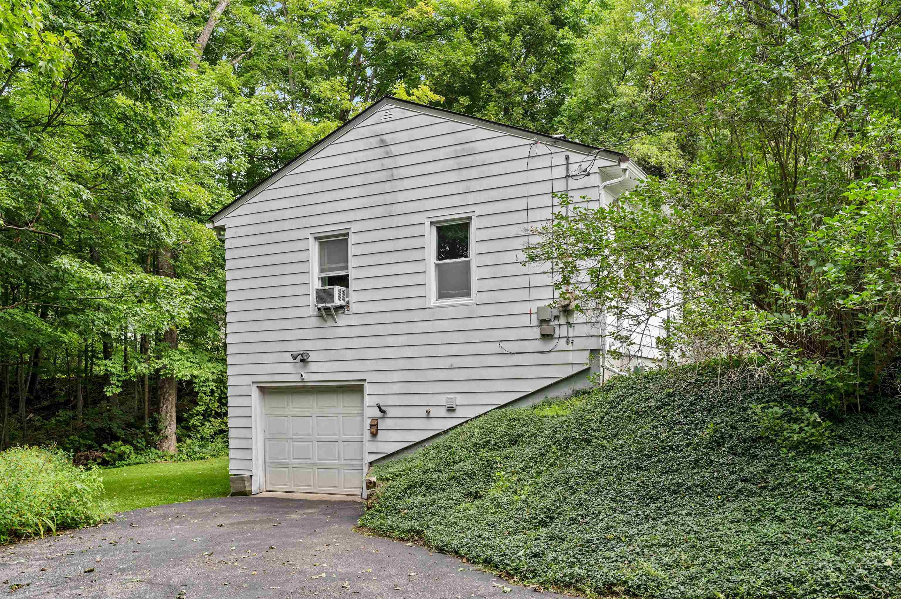 18 Maplewood Avenue Property Photo 6