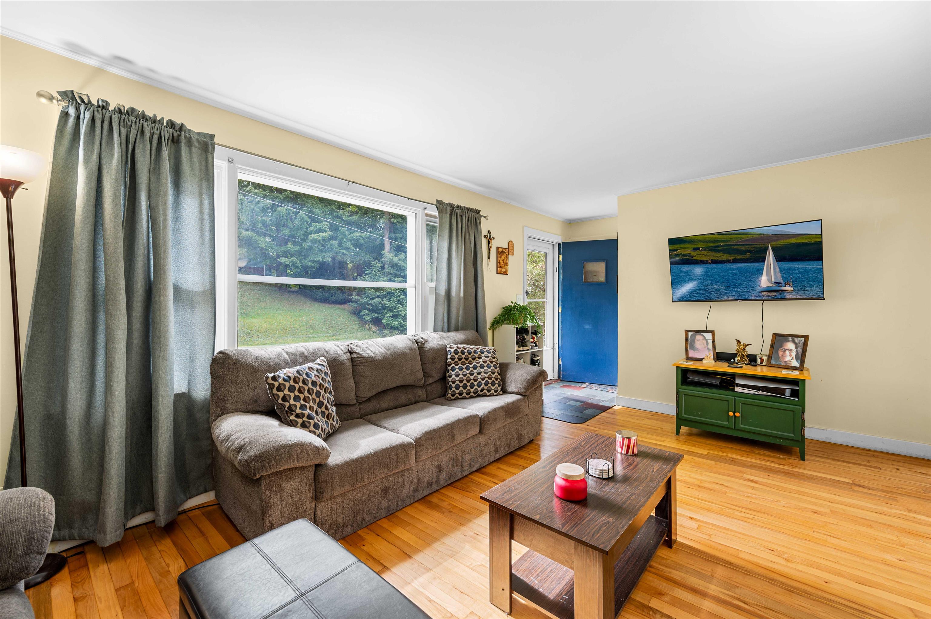 18 Maplewood Avenue Property Photo 7