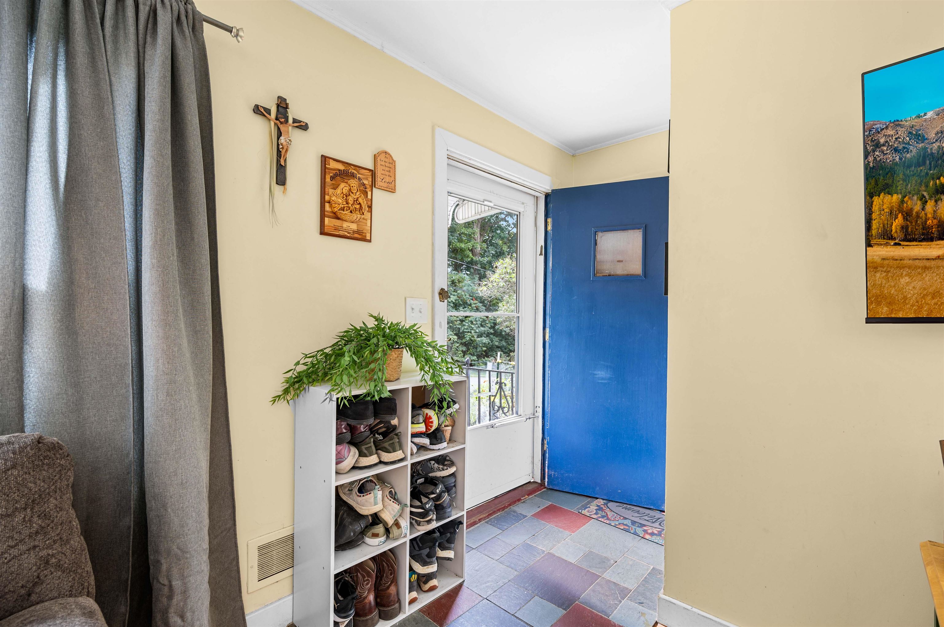 18 Maplewood Avenue Property Photo 8