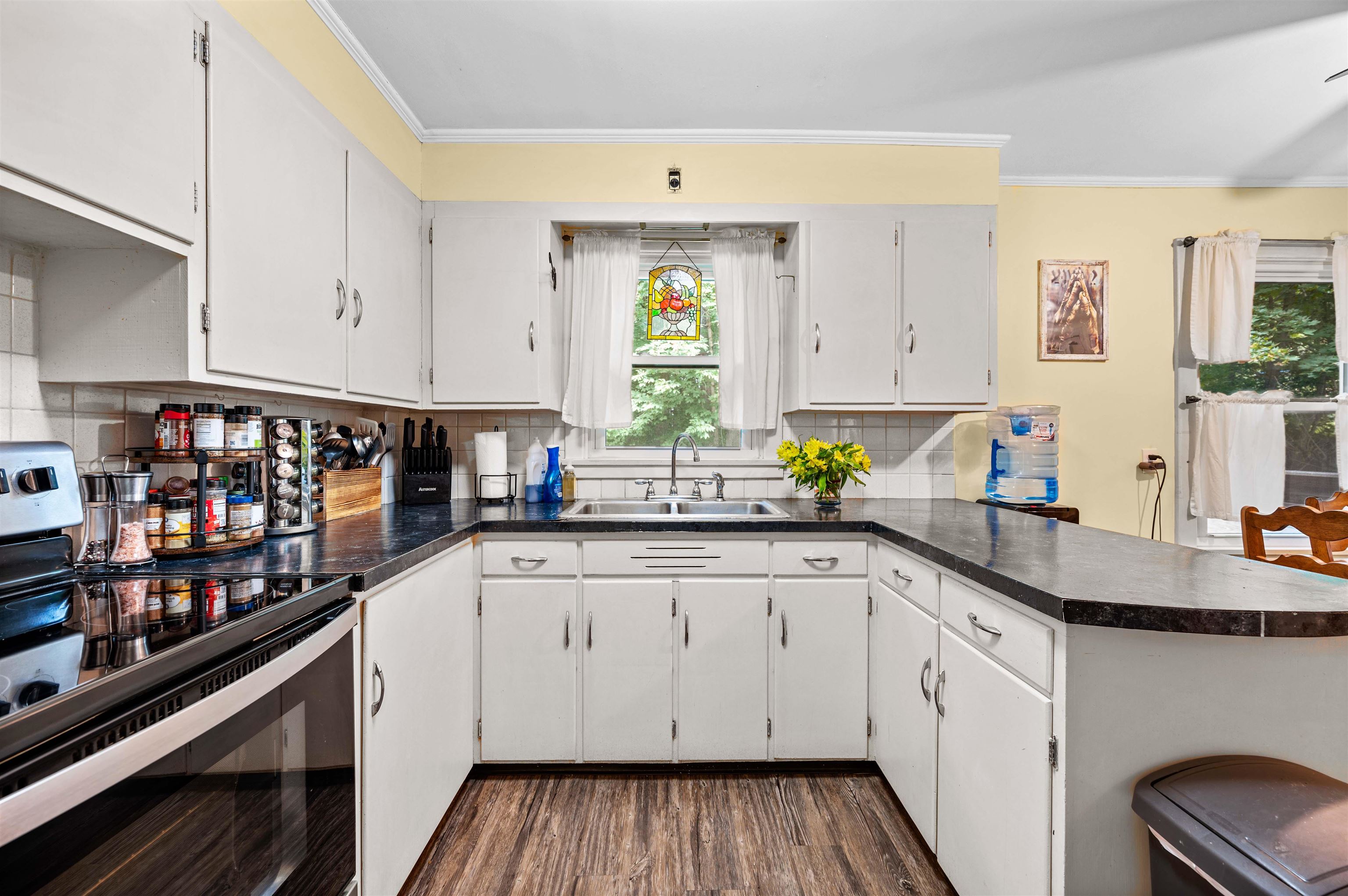 18 Maplewood Avenue Property Photo 12
