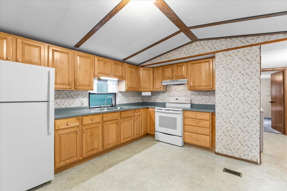 134 Redwood Drive Property Photo 5