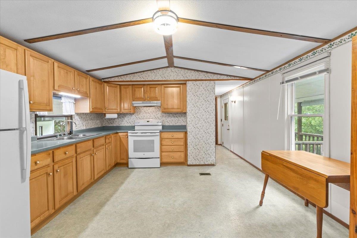 134 Redwood Drive Property Photo 9