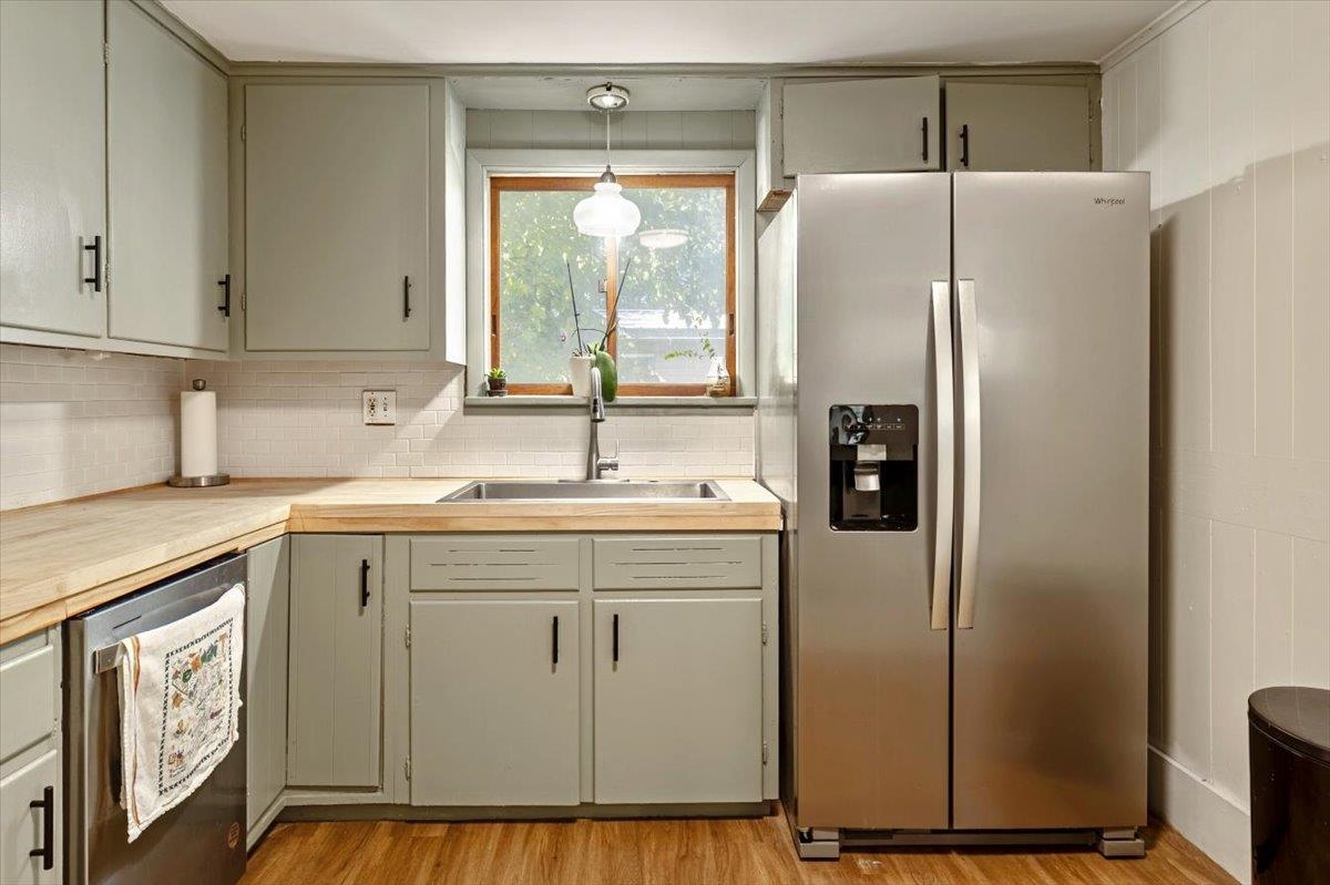 19 Allen Street Property Photo 3