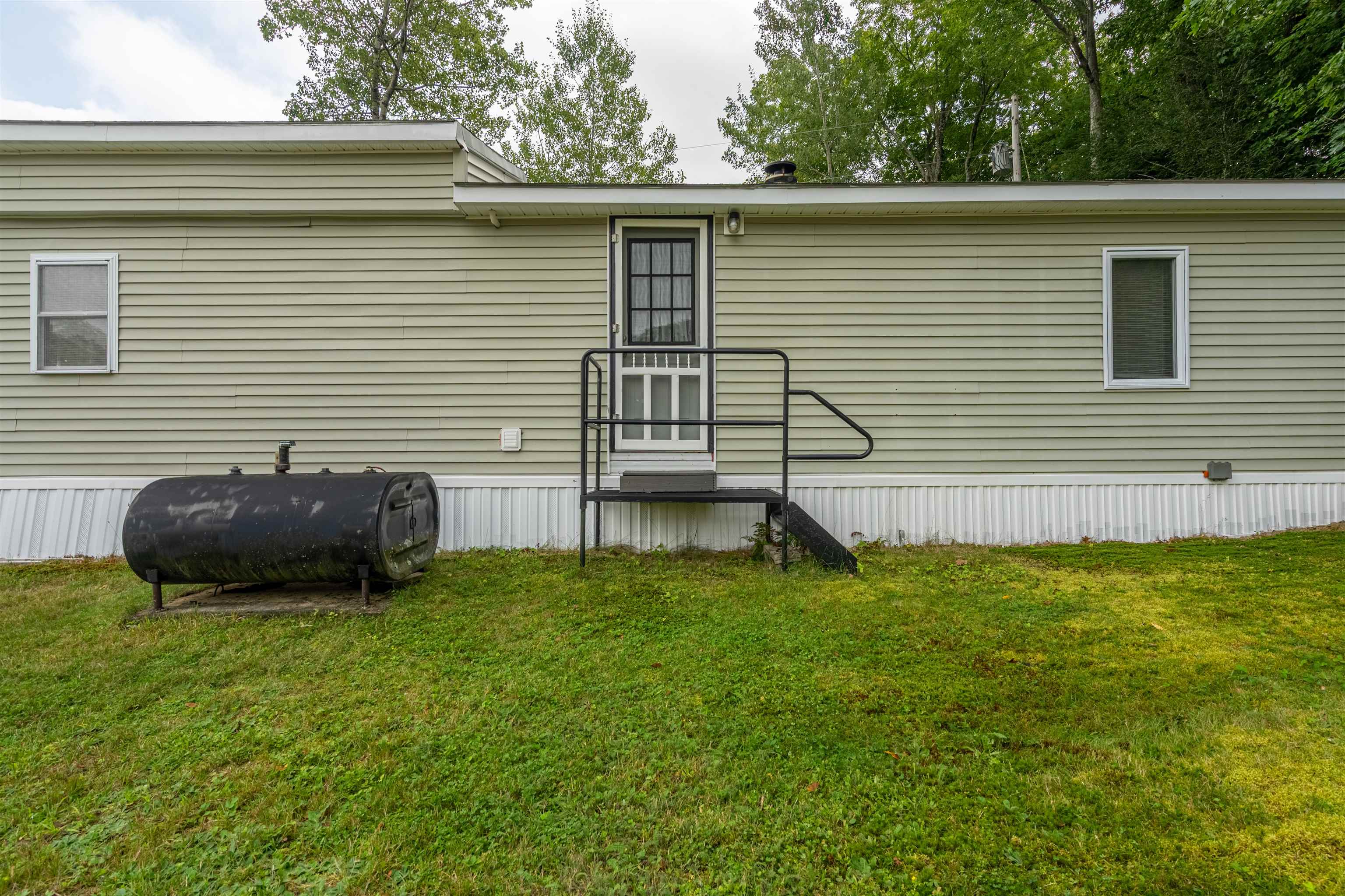 2 Knights Court Property Photo 5