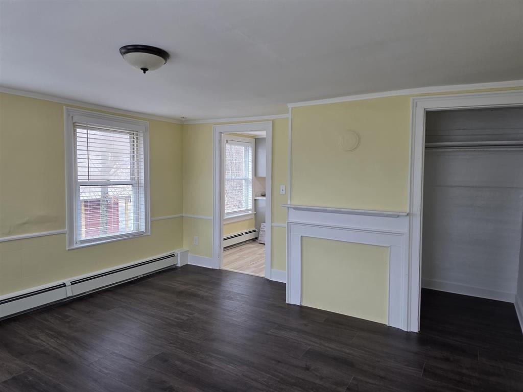 5 Central Square Property Photo 15