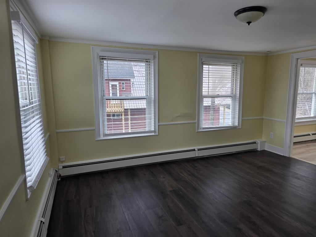 5 Central Square Property Photo 16