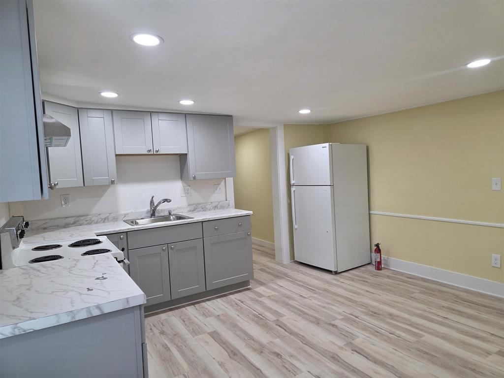 5 Central Square Property Photo 17