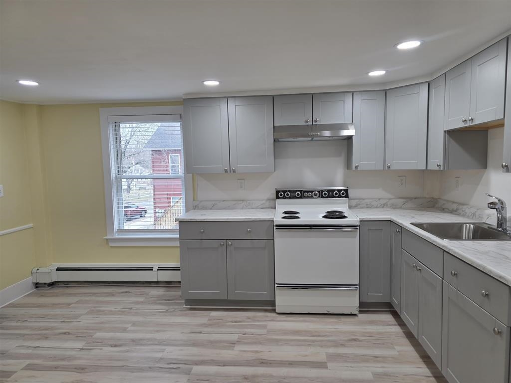 5 Central Square Property Photo 19