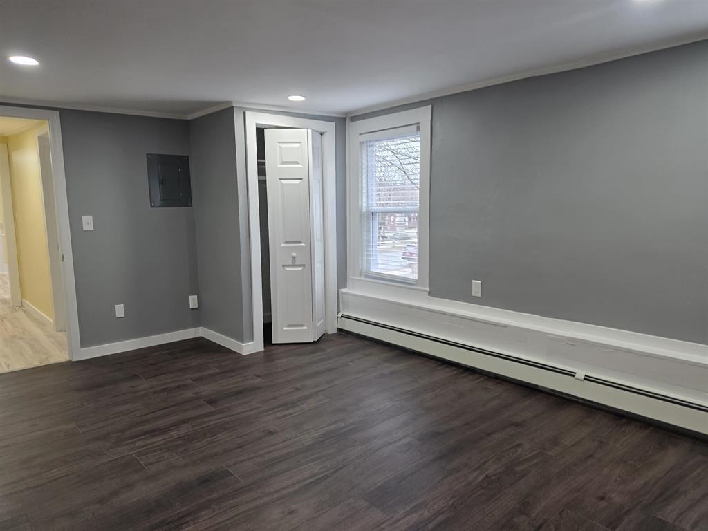 5 Central Square Property Photo 22