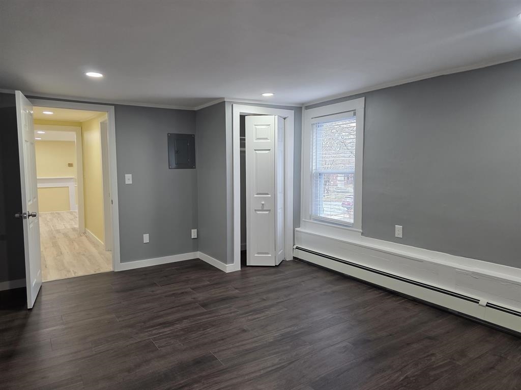 5 Central Square Property Photo 23