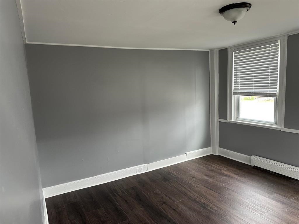 5 Central Square Property Photo 32