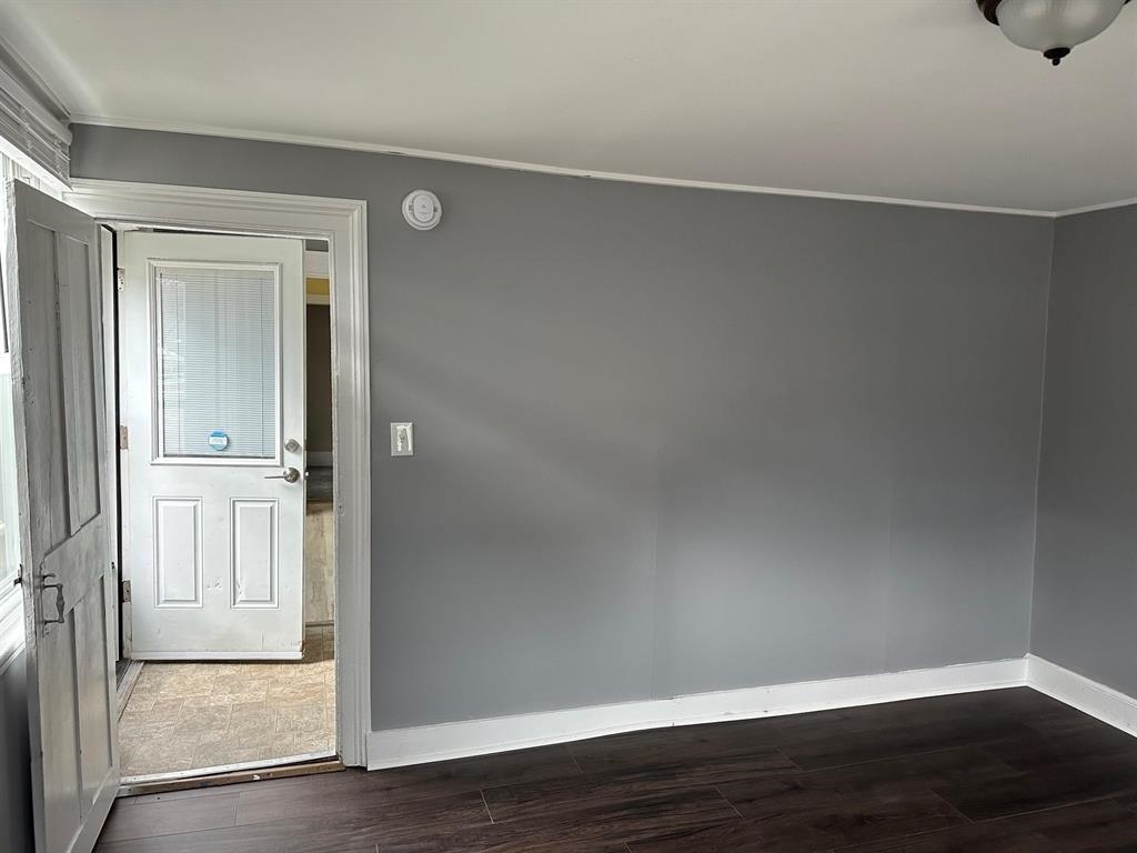 5 Central Square Property Photo 34