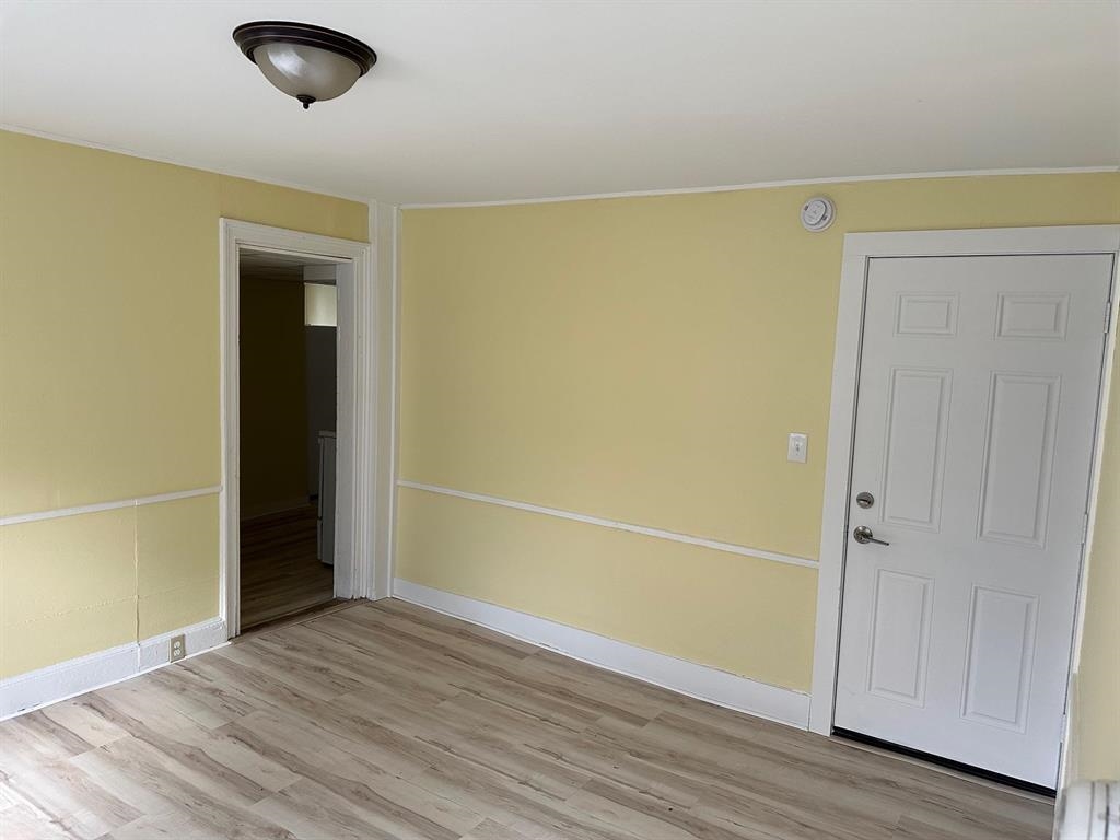 5 Central Square Property Photo 35