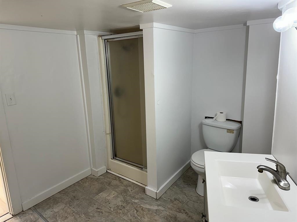 5 Central Square Property Photo 40