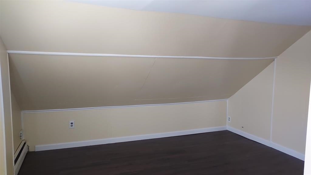 5 Central Square Property Photo 46