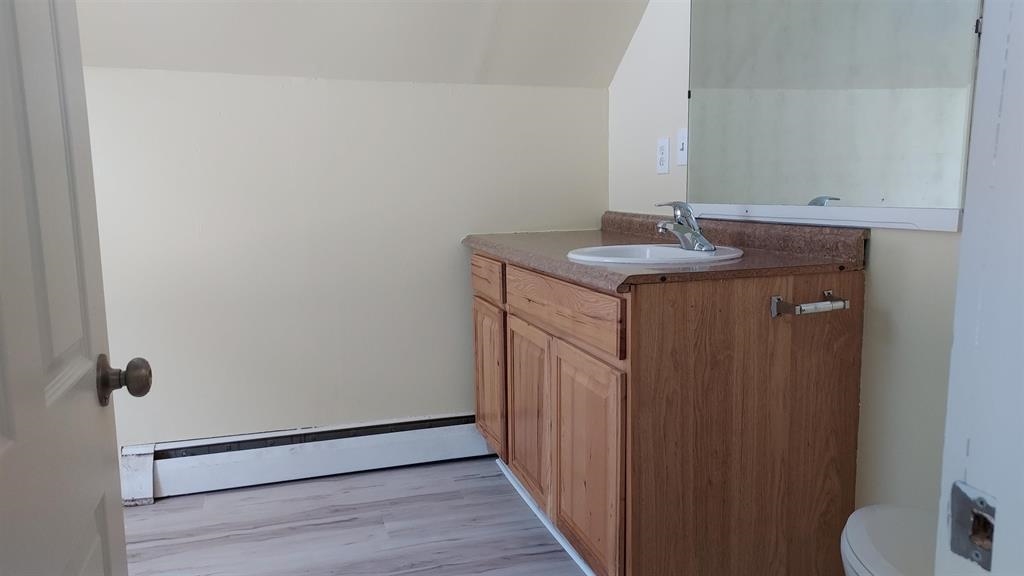 5 Central Square Property Photo 50