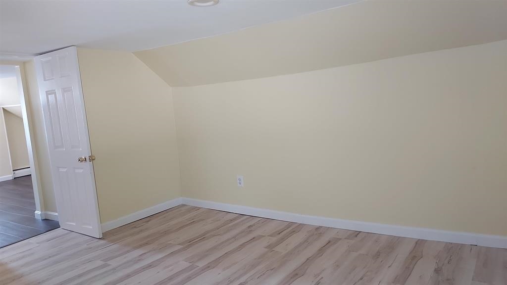 5 Central Square Property Photo 52