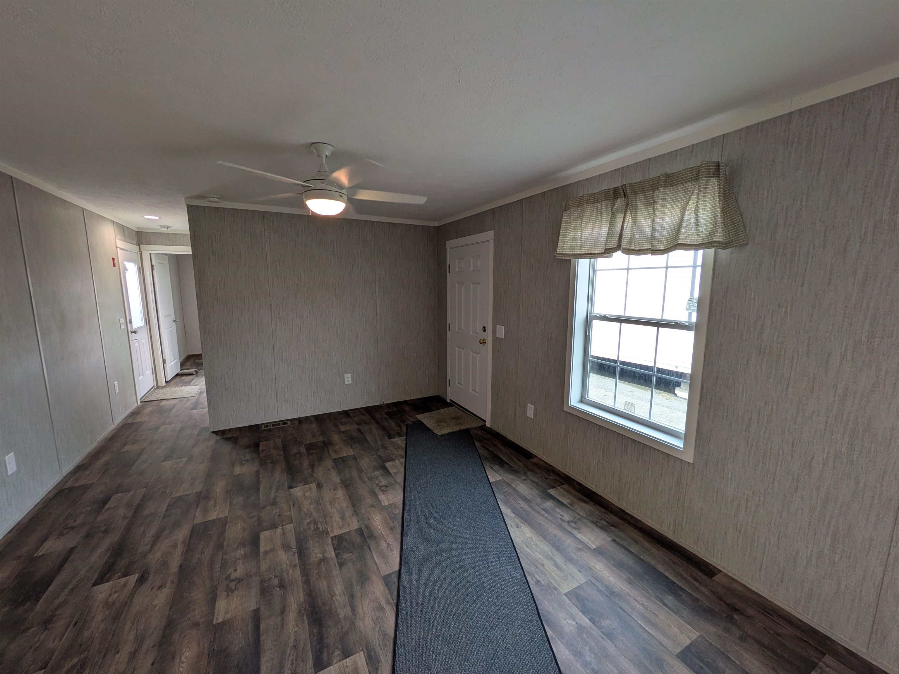2112 River Road Property Photo 2