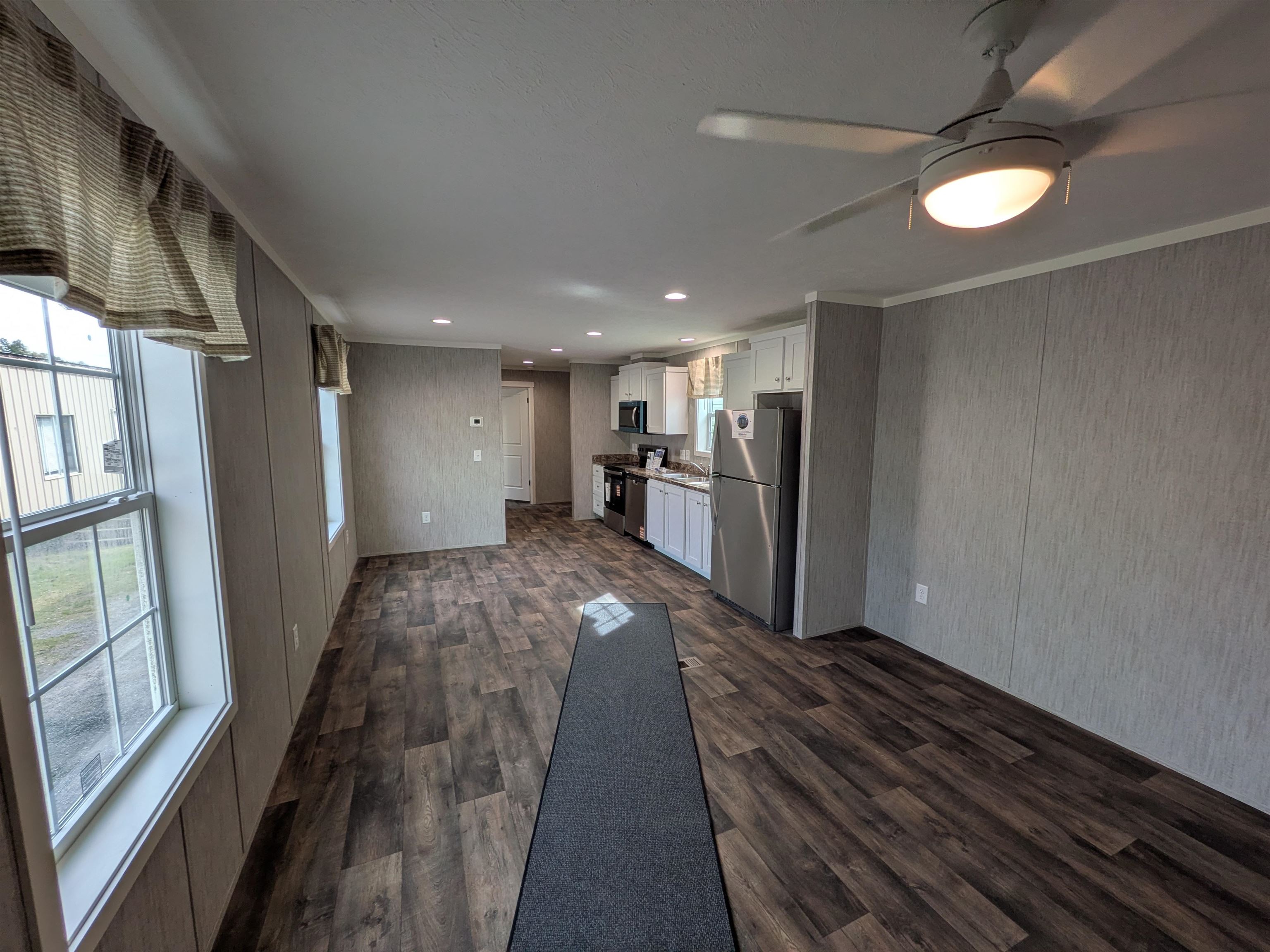 2112 River Road Property Photo 7