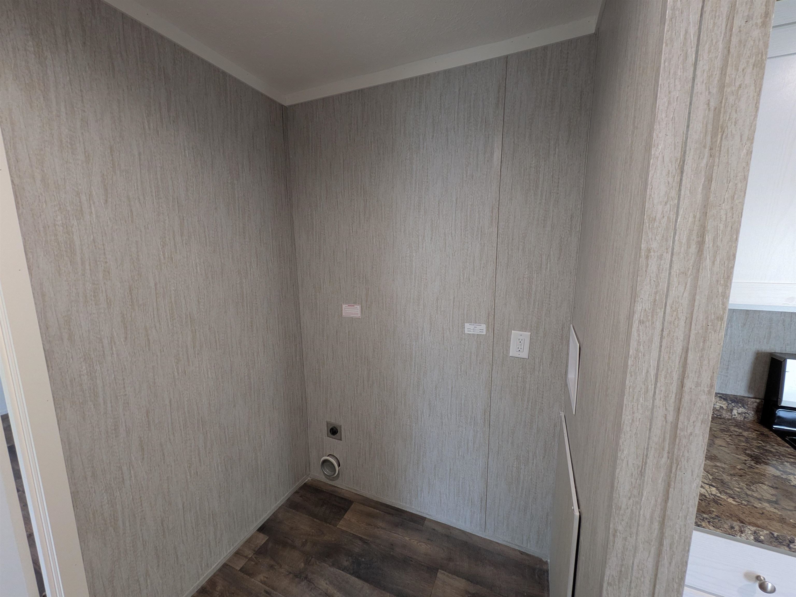 2112 River Road Property Photo 8