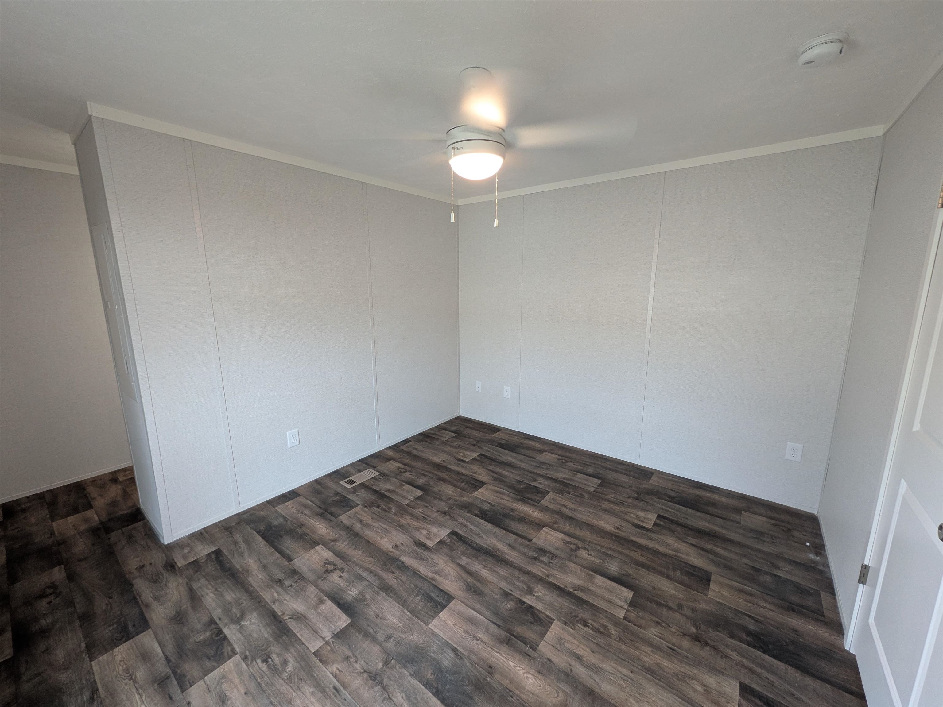2112 River Road Property Photo 11