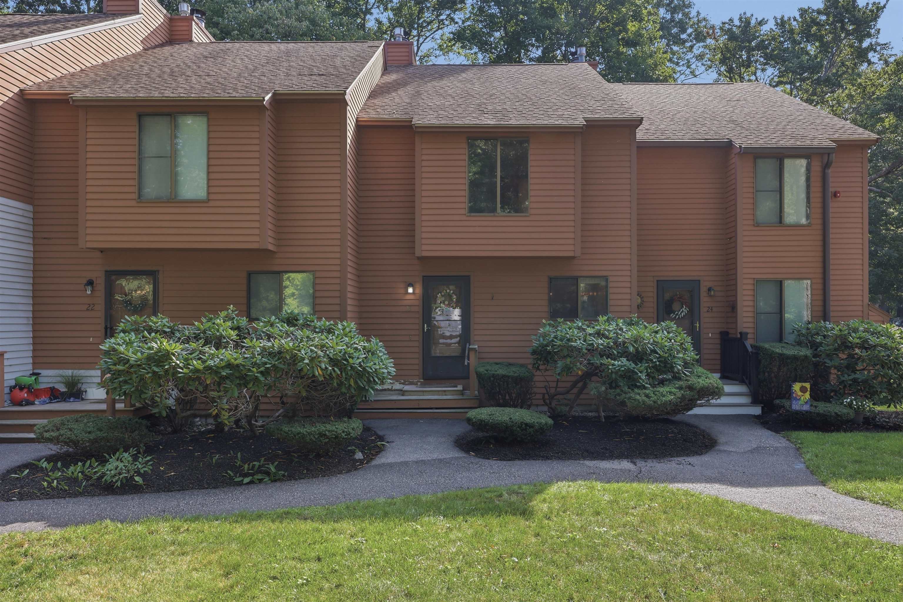 23 Dunvegan Woods Drive Property Photo 1