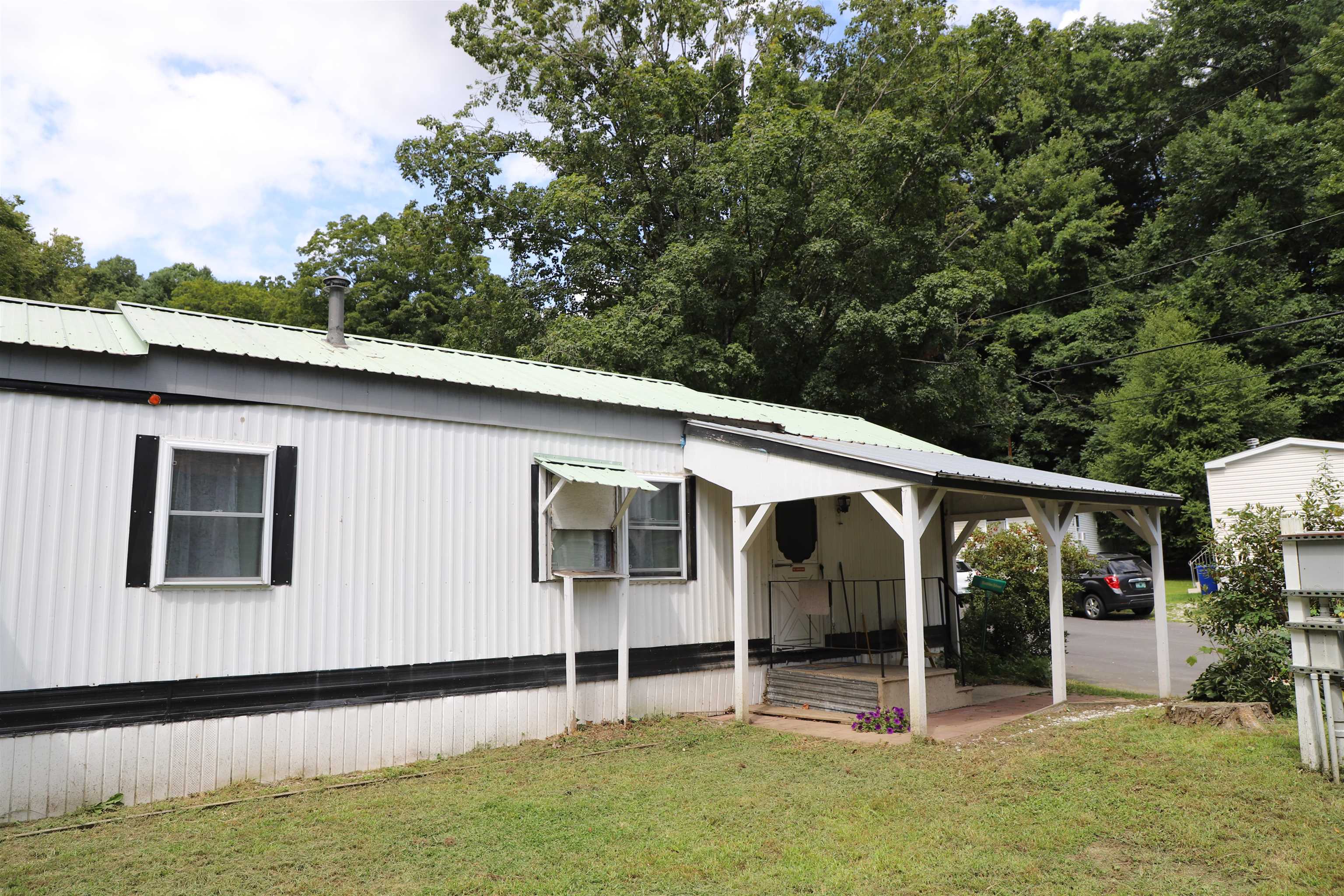 11 Crescent Drive Property Photo 1