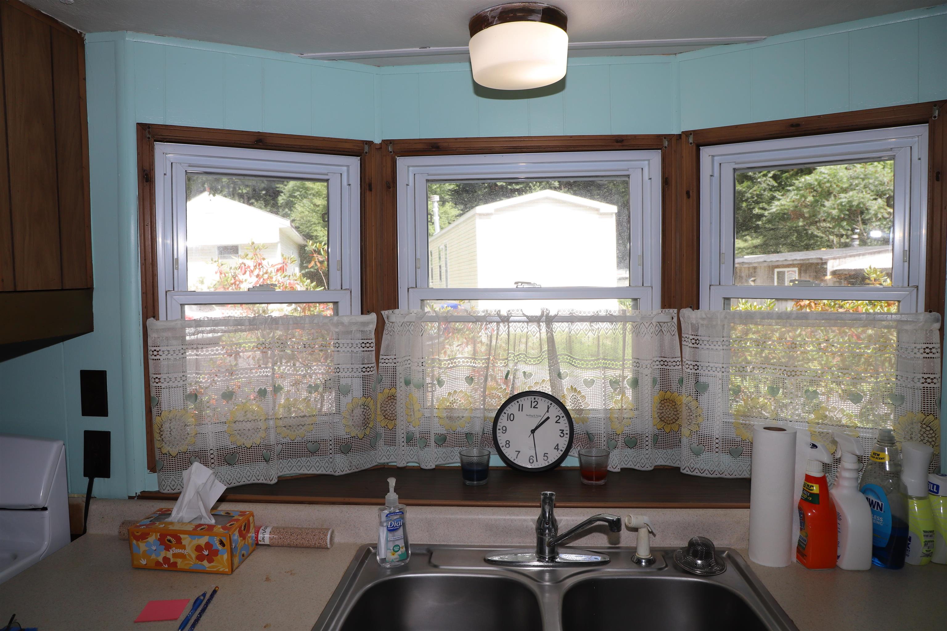 11 Crescent Drive Property Photo 6