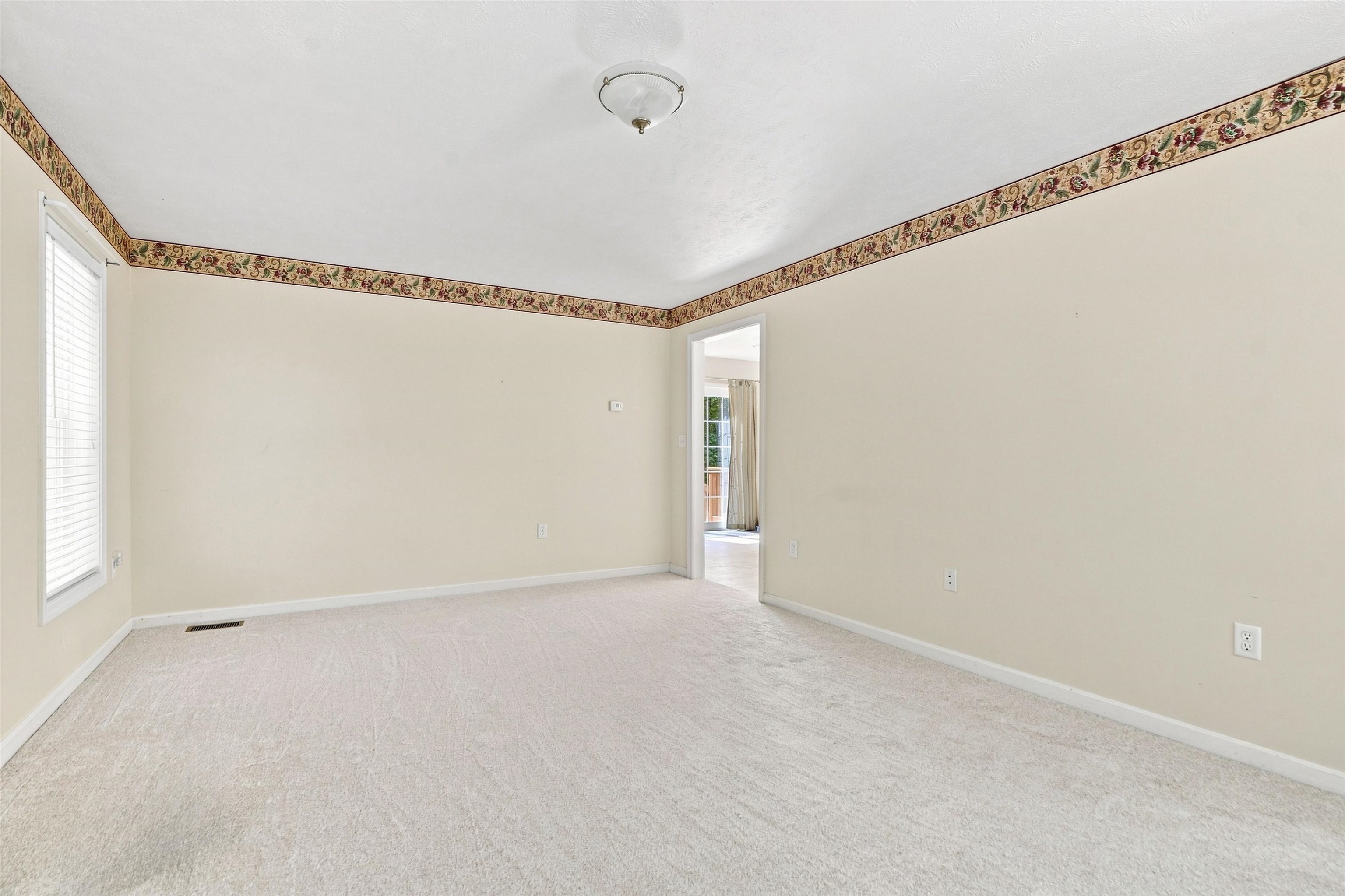 33 Daria Drive Property Photo 16