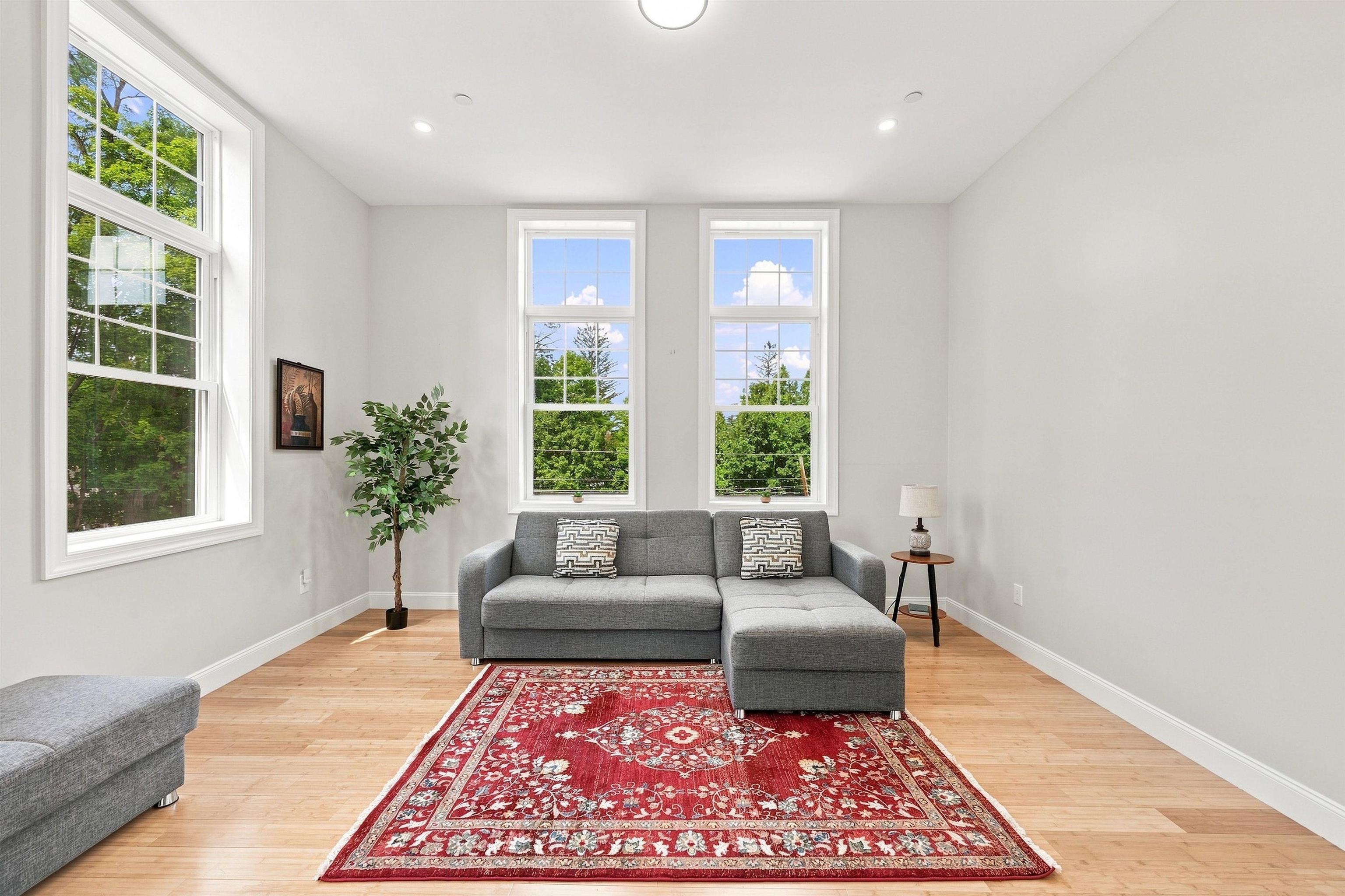 12 Cross Street Property Photo 1