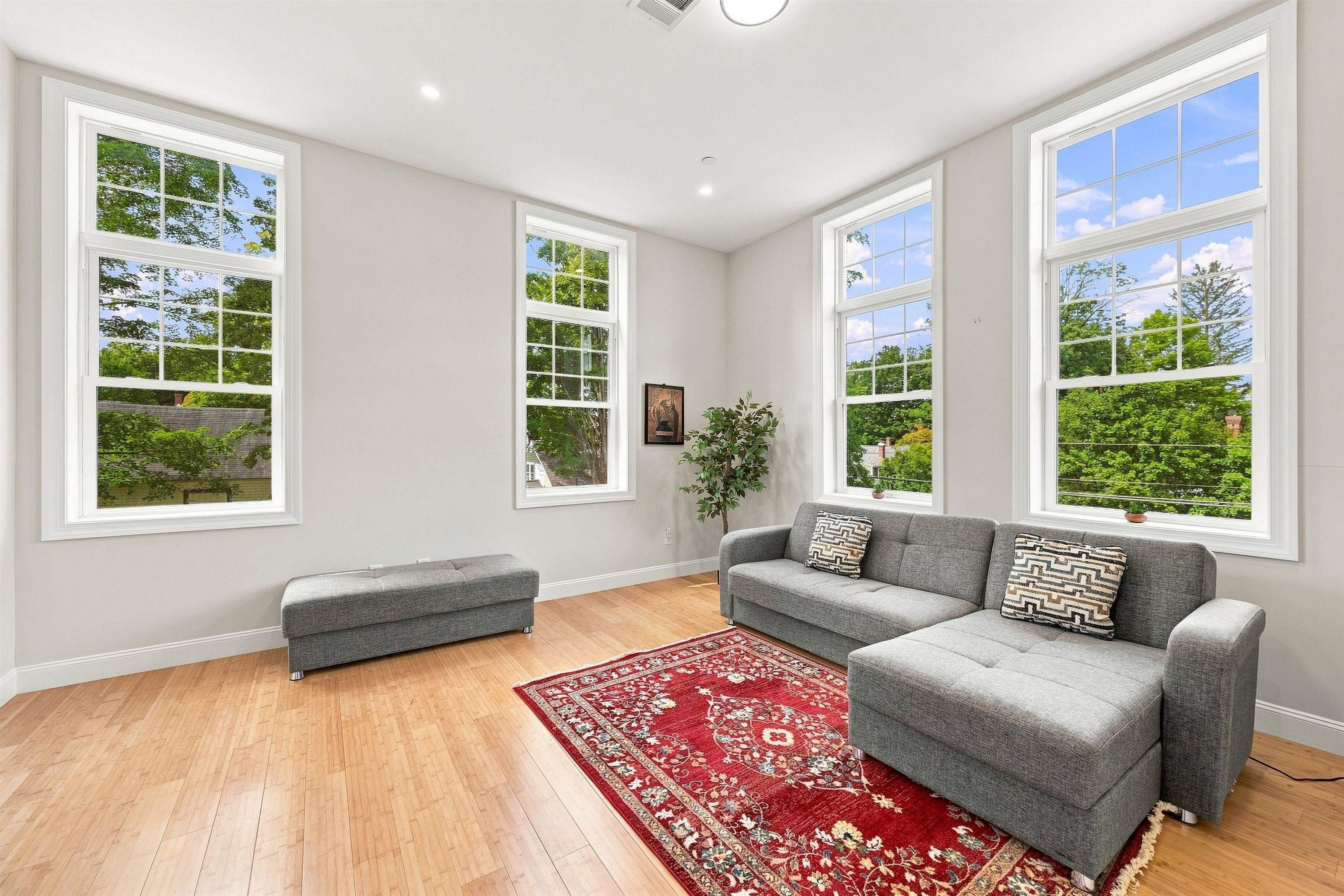 12 Cross Street Property Photo 2
